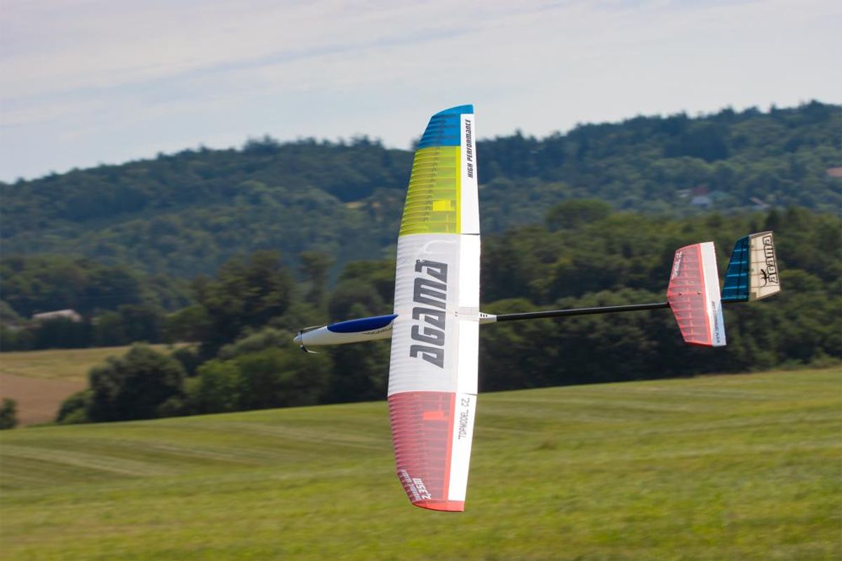 Topmodel Agama 2.35m